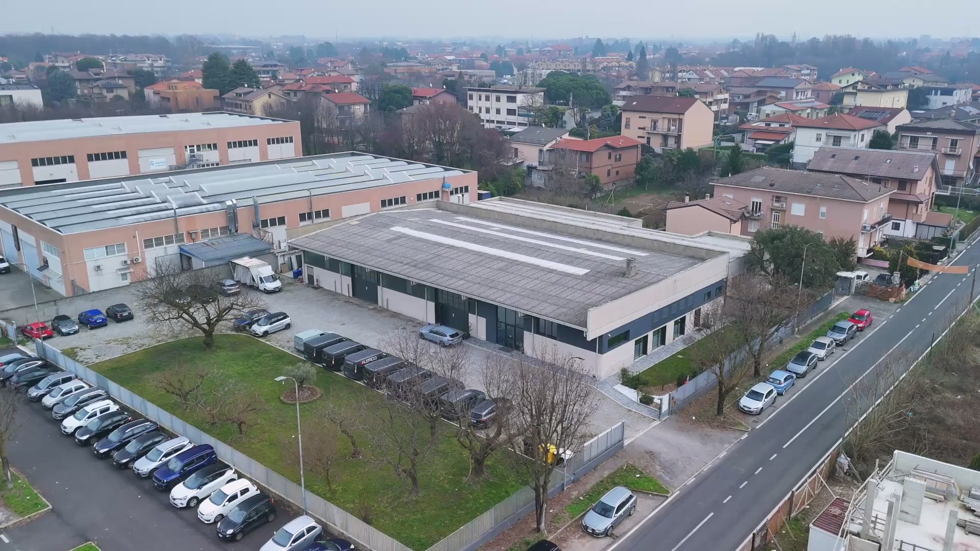 Carica il video: 
